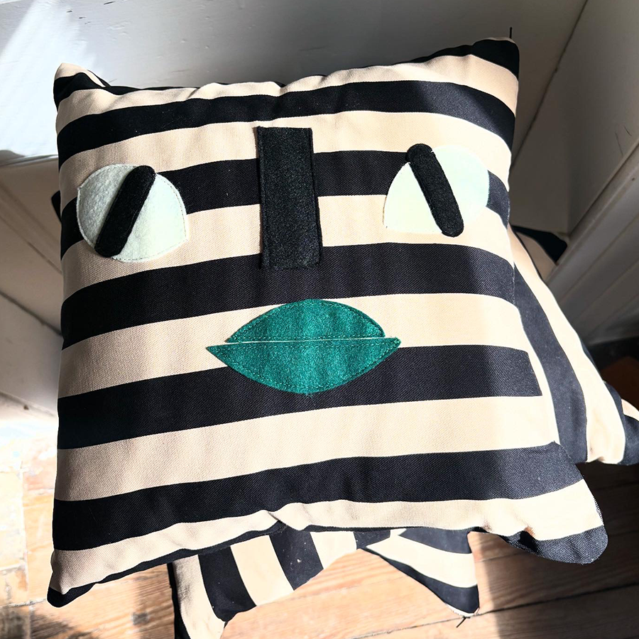 Lido Cushions (black)
